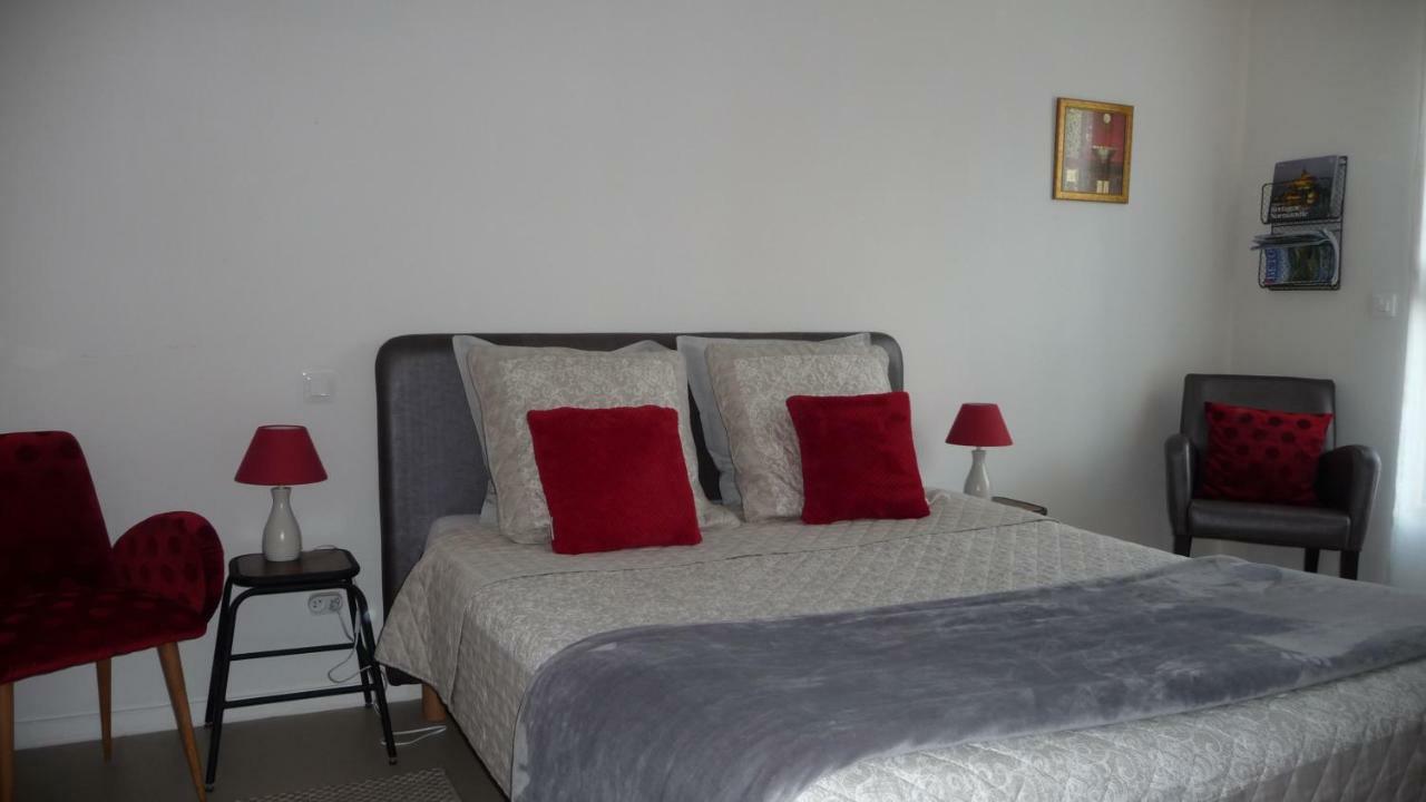 Le Jardin Aux Oiseaux Bed & Breakfast Ferel Exterior photo